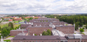 Drönarfoto på Akademiska Hus fastighet Biomedicinskt centrum i Uppsala.